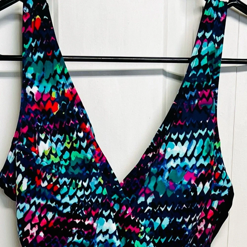 St John’s Bay  Multi-Color Pattern One-Piece Swimsuit size 8